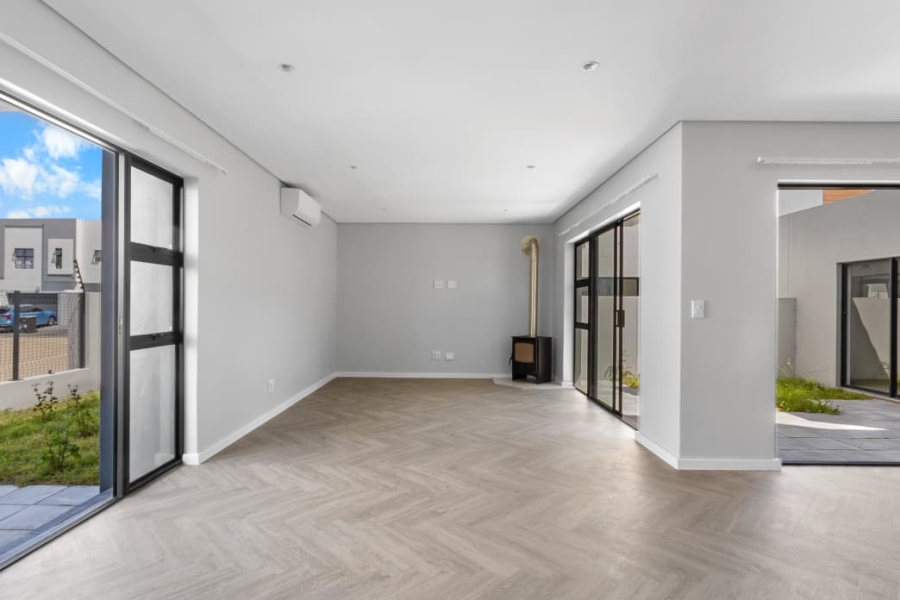 3 Bedroom Property for Sale in Sandown Western Cape